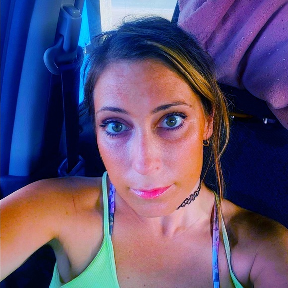 Meet your Posher, Kayla - Picture 5 of 12